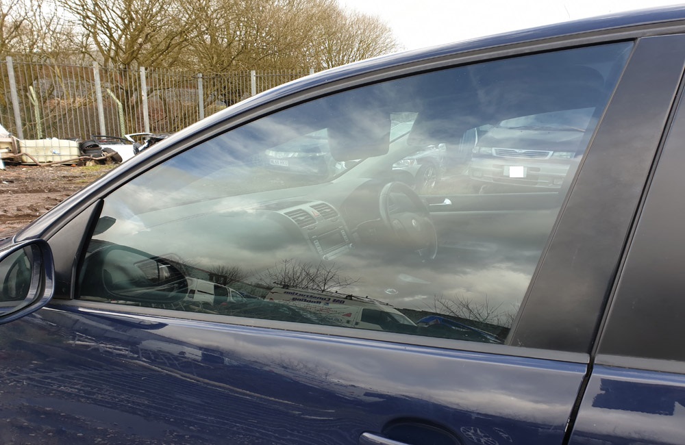 VW Golf Match TDI Door window glass passenger side front